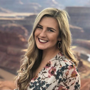 Meet your Posher, Caitlin